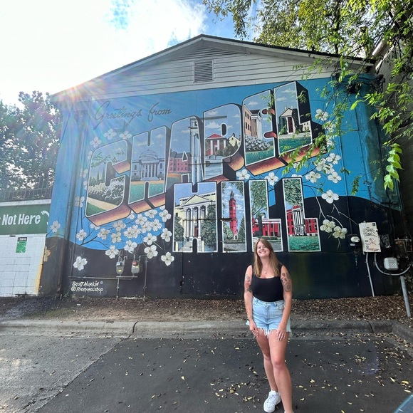 Meet your Posher, Paige - Picture 4 of 9